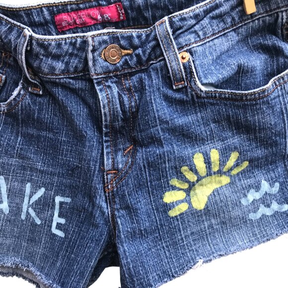 Upcycled Levi’s Superlow Denim Cutoff Jean Shorts, Painted Frayed, Size 9 Junior - Picture 6 of 9